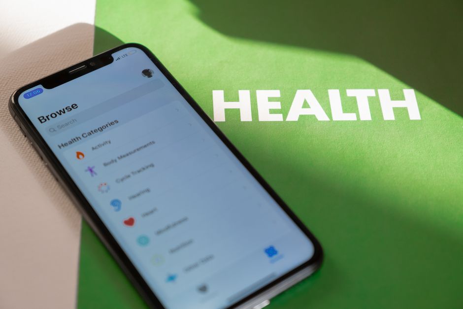 Best Fitness Apps for Healthy Aging in 2026: SilverSneakers, Bold, Nymbl & Mighty Health